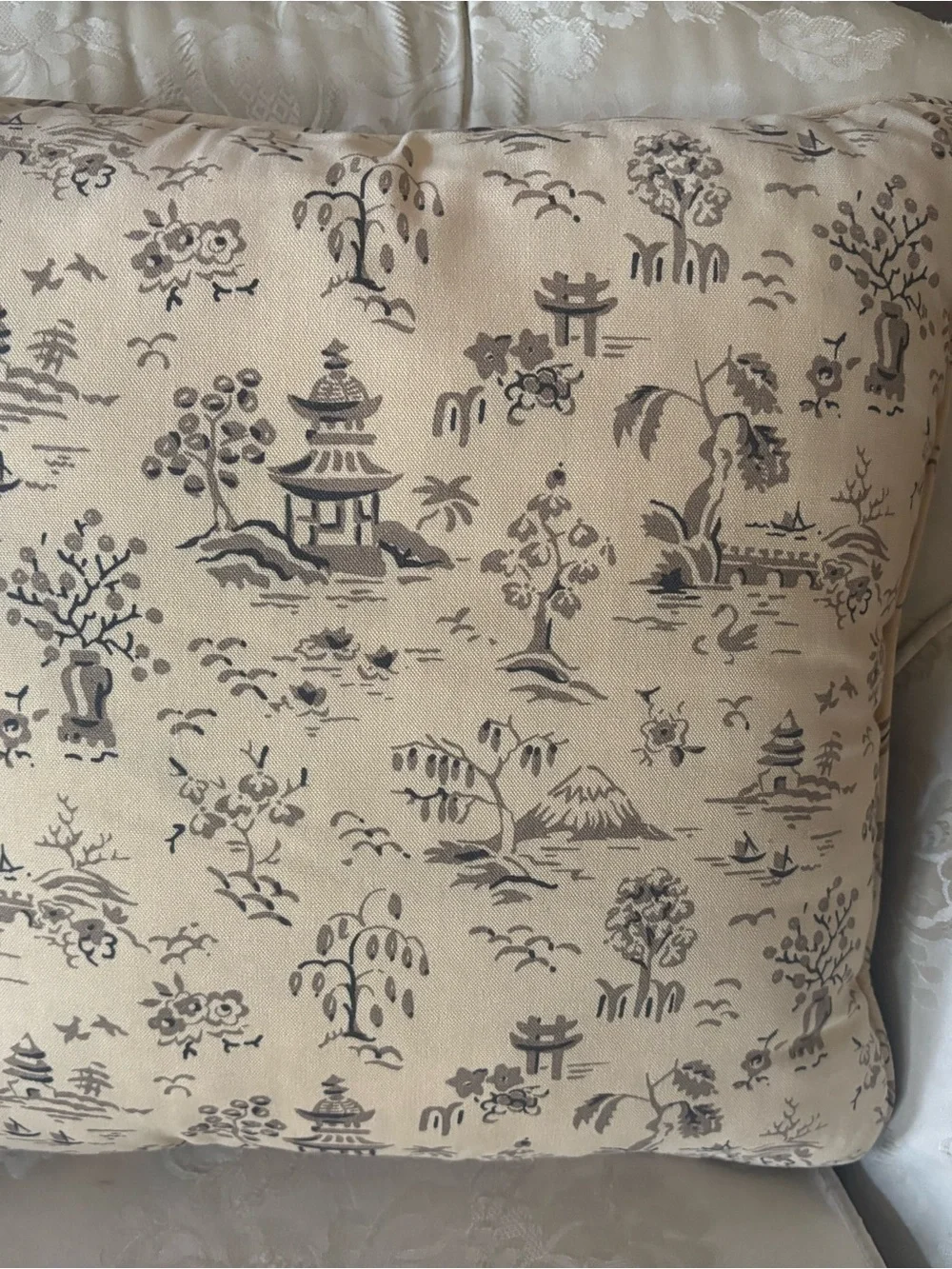 Vtg 2 Chinoiserie Floral Accent Pillows Set Platinum Collection USA Made 15”x16”